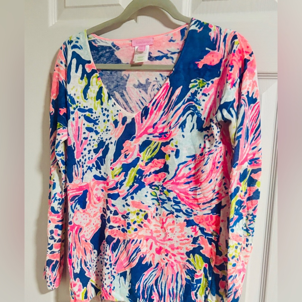 Lily Pulitzer V Neck 3/4 sleeve Vibrant Floral Top XS